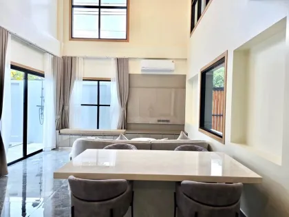 Nagelneue 3-Schlafzimmer Villa mit Privatpool zur Miete in Chalong