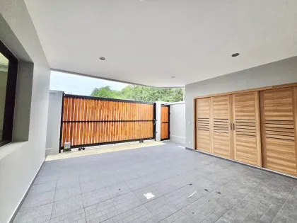 Nagelneue 3-Schlafzimmer Villa mit Privatpool zur Miete in Chalong