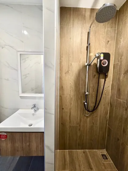 Nagelneue 3-Schlafzimmer Villa mit Privatpool zur Miete in Chalong