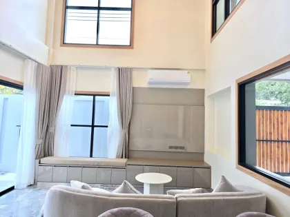 Nagelneue 3-Schlafzimmer Villa mit Privatpool zur Miete in Chalong