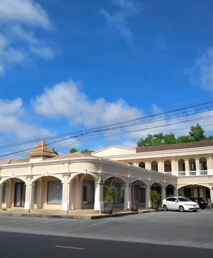 Modern 80 SQ.M Office for Rent at Plaza Del Mar