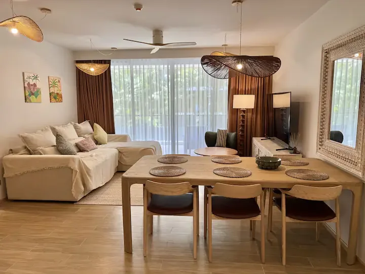 Laguna Beachside: 2 спальни у пляжа в Бангтао, 200 м
