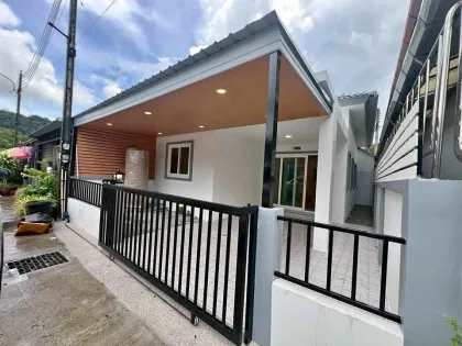 Аренда таунхауса 2 спальни и 2 ванные в The Rich Villa 2, Чалонг