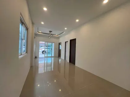 Аренда таунхауса 2 спальни и 2 ванные в The Rich Villa 2, Чалонг