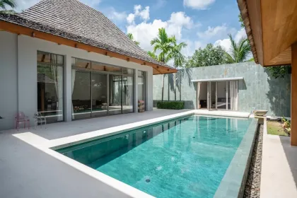 Роскошная вилла с 3 спальнями и бассейном в аренду в Anchan Tropicana, Лаян