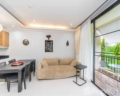 Frisch renovierte 2-Zimmer-Wohnung nahe Nai Harn Strand