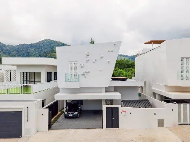 Villa de lujo 5 camas 5 baños con vistas al golf y arroyo en Kathu