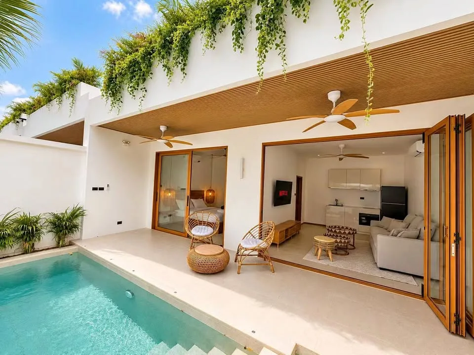 Moderno apartamento balinés de 1 dormitorio con piscina privada en Rawai