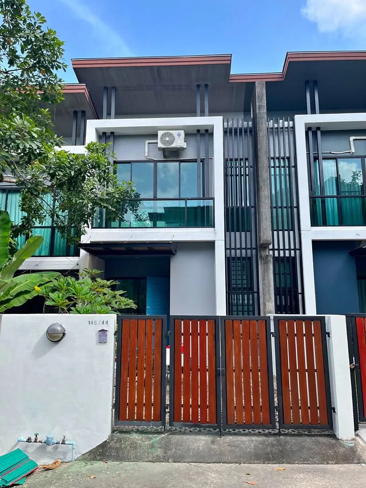 Таунхаус с 3 спальнями в аренду в Baan Bai Mai Samkong, Пхукет Таун