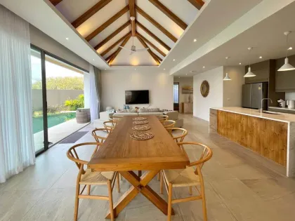 Villa de luxe moderne style Bali avec piscine privée à Cherngtalay