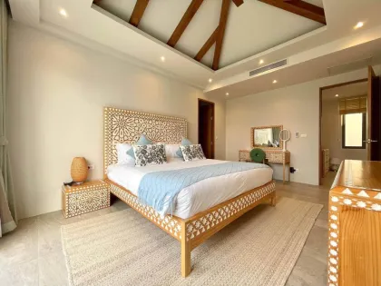 Villa de luxe moderne style Bali avec piscine privée à Cherngtalay