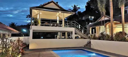 Poolvilla mit 3 Schlafzimmern und 4 Bädern in Kathu