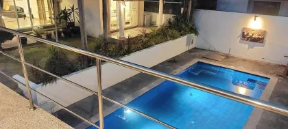 Poolvilla mit 3 Schlafzimmern und 4 Bädern in Kathu