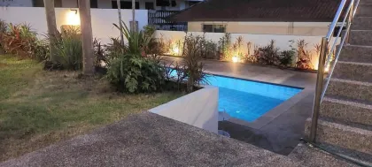 Poolvilla mit 3 Schlafzimmern und 4 Bädern in Kathu