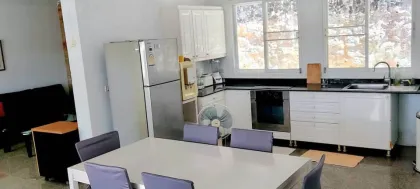 Poolvilla mit 3 Schlafzimmern und 4 Bädern in Kathu