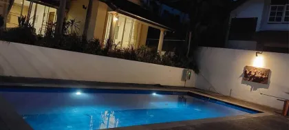 Poolvilla mit 3 Schlafzimmern und 4 Bädern in Kathu