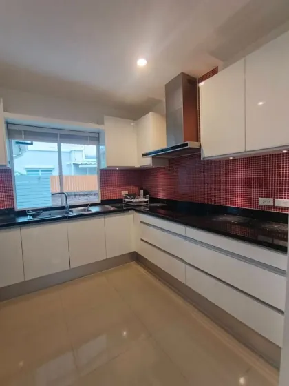 3 спальни, 3 ванные: семейный дом в аренду в Kathu-Patong Estate