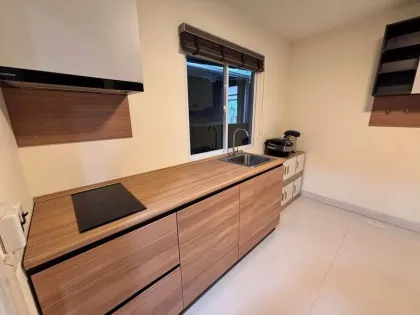 Apartamento Esquinero de 3 Hab. y 3 Baños en Passorn Koh Keaw, Phuket