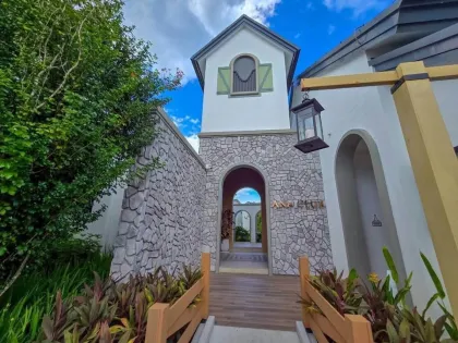 Villa de 3 Dormitorios y 3 Baños en Alquiler en Anasiri Pakhlok, Thalang