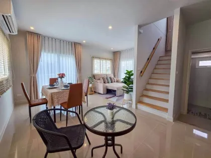 Villa de 3 Dormitorios y 3 Baños en Alquiler en Anasiri Pakhlok, Thalang