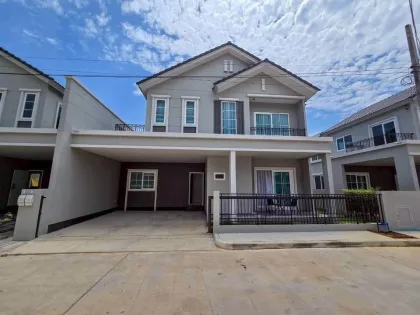 Villa de 3 Dormitorios y 3 Baños en Alquiler en Anasiri Pakhlok, Thalang