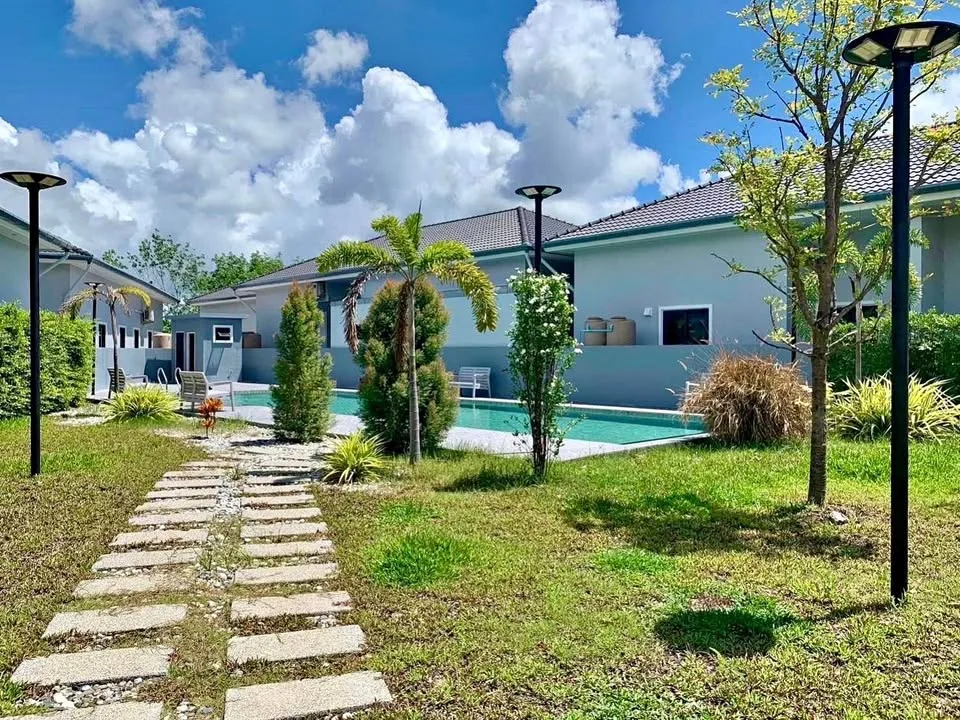 3 Schlafzimmer 3 Badezimmer Villa zur Miete im The Rich Villa Koh Kaew