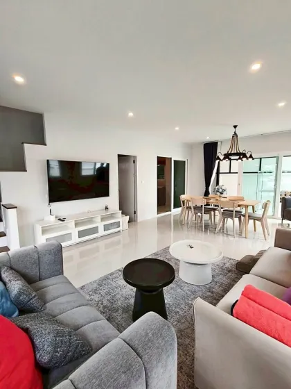 Villa de 3 dormitorios y 3 baños en alquiler en Supalai Bella, Wichit-Chalong