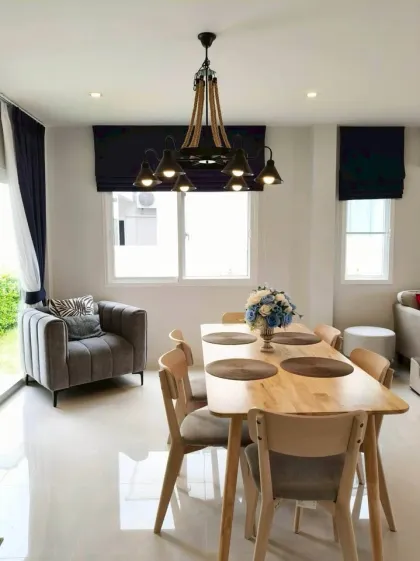Villa de 3 dormitorios y 3 baños en alquiler en Supalai Bella, Wichit-Chalong