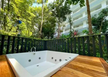 1-комнатная квартира с частным джакузи в The Deck Patong