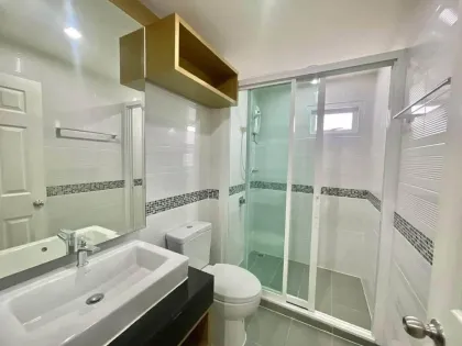 Gemütliche 1-Zimmer-Wohnung mit Bergblick nahe Phuket Town