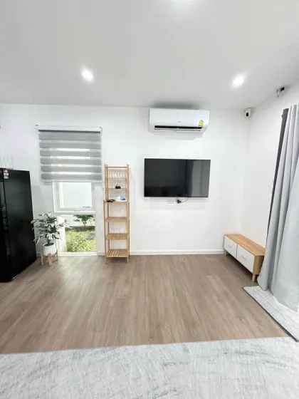 Maison de coin moderne à louer à Smile Ville X2, Cherng Talay
