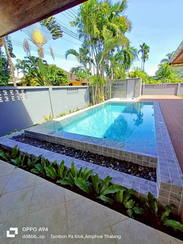 Villa privada con piscina y admite mascotas en alquiler en Paklok