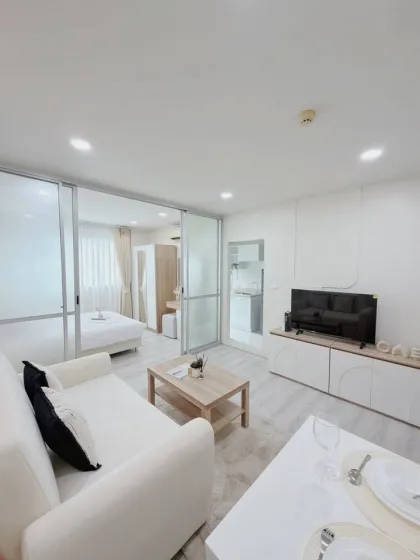 1-Zimmer-Wohnung zur Miete im Dcondo Kathu mit Stadt- und Bergblick