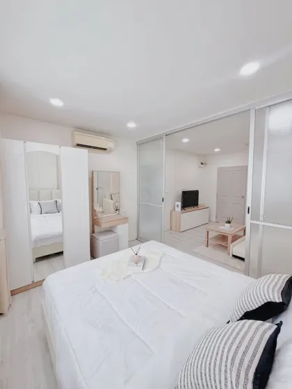1-Zimmer-Wohnung zur Miete im Dcondo Kathu mit Stadt- und Bergblick
