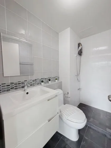 1-Zimmer-Wohnung zur Miete im Dcondo Kathu mit Stadt- und Bergblick