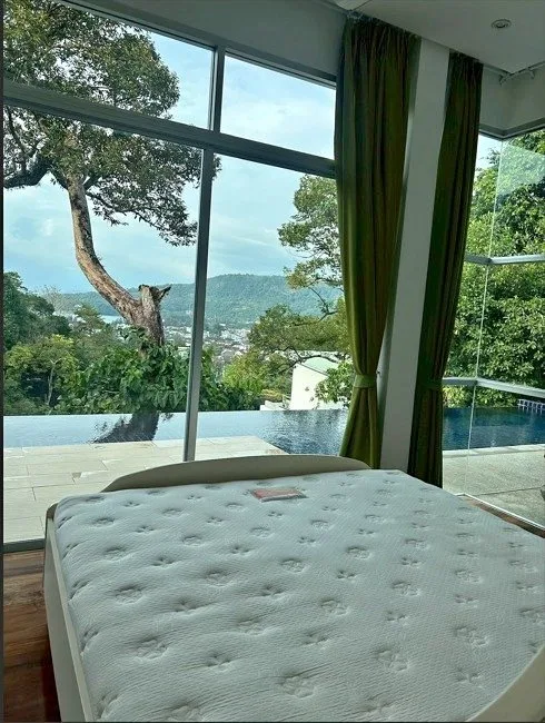 Вилла с 3 спальнями, бассейном и видом на море в Камале