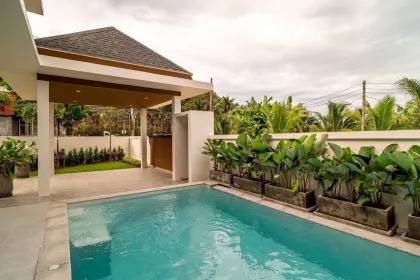 Villa Moderna de 2 Dormitorios con Piscina en Alquiler en Sakhu, Cerca del Aeropuerto de Phuket