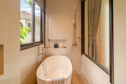 Villa Moderna de 2 Dormitorios con Piscina en Alquiler en Sakhu, Cerca del Aeropuerto de Phuket