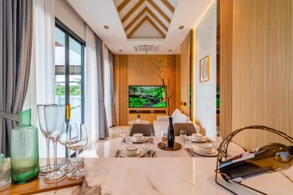Villa Moderna de 2 Dormitorios con Piscina en Alquiler en Sakhu, Cerca del Aeropuerto de Phuket