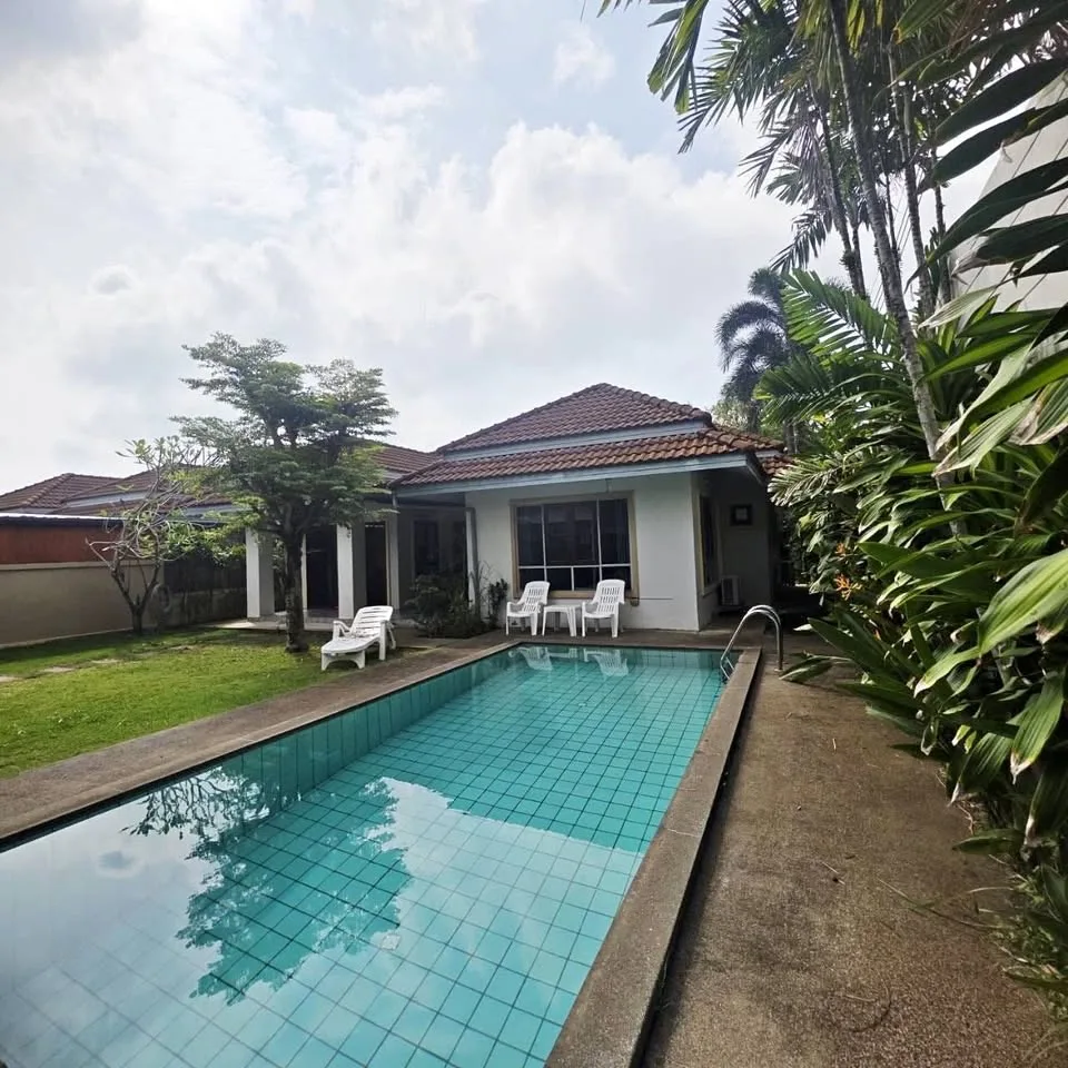Villa 2 Chambres avec Piscine Privée à Louer à Chalong