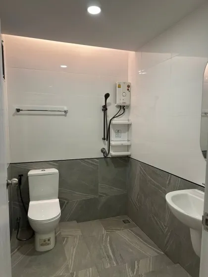 Двухэтажный таунхаус с мебелью в аренду в Baan Sirarom, Па Клок