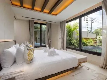 Private Pool-Villa mit 4 Schlafzimmern & 5 Bädern zur Miete in Layan, Phuket