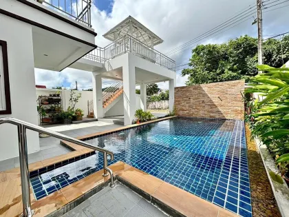 Villa con piscina lista para mudanza de 3 dormitorios en Rawai