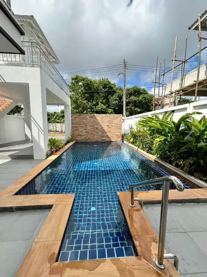 Villa con piscina lista para mudanza de 3 dormitorios en Rawai