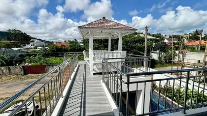 Villa con piscina lista para mudanza de 3 dormitorios en Rawai