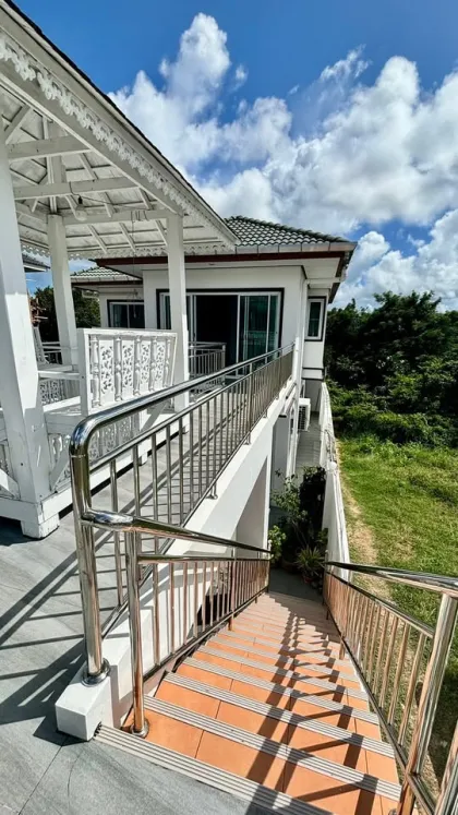 Villa con piscina lista para mudanza de 3 dormitorios en Rawai