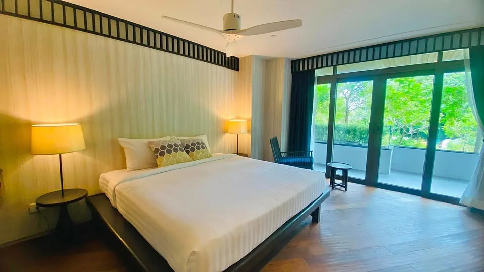 Роскошный 1-спальный двухэтажный кондоминиум в Ao Po Marina Living, Пхукет
