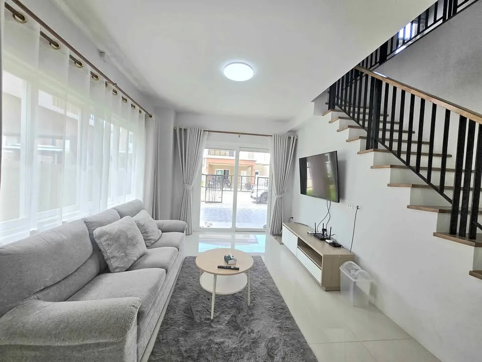 4 Schlafzimmer, 3 Badezimmer Villa zur Miete in Mana Kathu Lake, Phuket