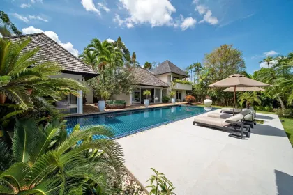 Spacious 4-Bedroom Villa with Pool in Layan