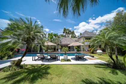 Spacious 4-Bedroom Villa with Pool in Layan